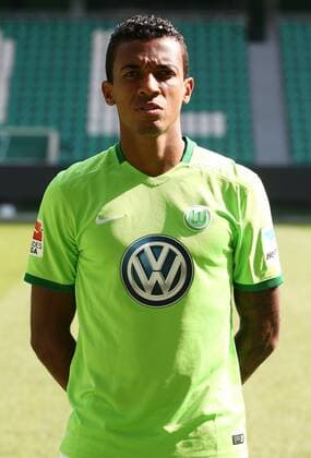Luiz Gustavo (22) Einzelbild Hochformat Fußball Fussball GER 1.BL Porträttermin 2016 2017 VfL Wolfsburg 14.09.2016