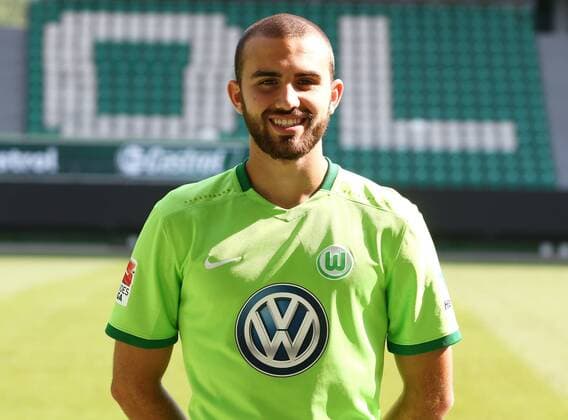 Borja Mayoral (17) Einzelbild Querformat Fußball Fussball GER 1.BL Porträttermin 2016 2017 VfL Wolfsburg 14.09.2016