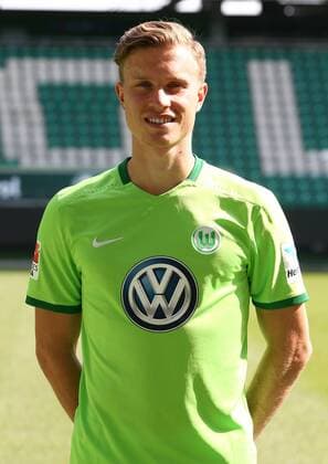 Yannick Gerhardt (13) Einzelbild Hochformat Fußball Fussball GER 1.BL Porträttermin 2016 2017 VfL Wolfsburg 14.09.2016