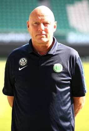 Jörg Joerg Drill Masseur Einzelbild Hochformat Fußball Fussball GER 1.BL Porträttermin 2016 2017 VfL Wolfsburg 14.09.2016