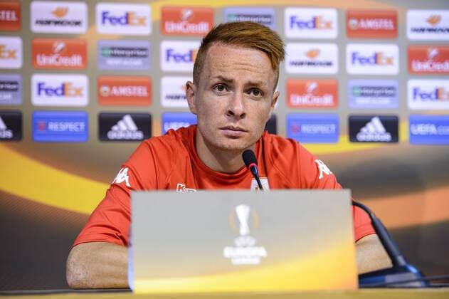 Standard s Adrien Trebel pictured during a press conference PK Pressekonferenz of Belgian first league soccer team Standard de Liege in Liege, Wednesday 14 September 2016. Tomorrow Standard is playing the first game of the group stage of the Europa League competition against Spanish club Celta de Vigo, in the group G. NICOLASxLAMBERT  x04931393x