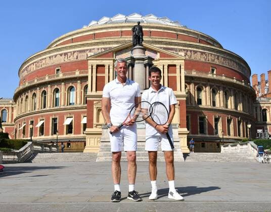 Bilder des Tages - SPORT . 14 09 2016. London, United Kingdom. Tim Henman and Mark Foster photocall. British retired professional tennis player Tim Henman and British swimmer Mark Foster launch partnership between Champions Tennis at the Royal Albert Hall and SportsAid, at Royal Albert Hall, London.  xNilsxJorgensenx xixImagesx IIM-13440-0006