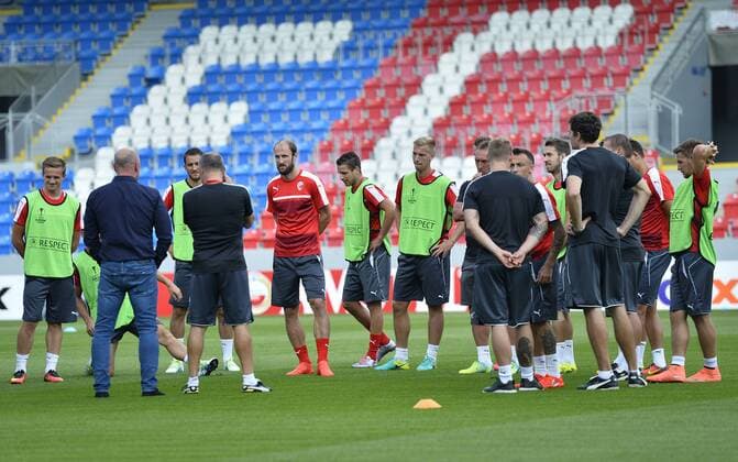 Players of Viktoria attend a training session prior to the European league match, FC Viktoria Plzen vs AS Roma, in Pilsen, Czech Republic, September 14, 2016. (CTKxPhoto MiroslavxChaloupka) CTKPhotoP201609140799701  _CHA0319