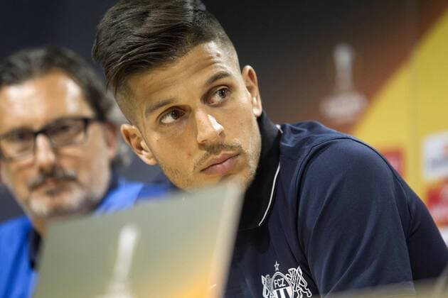 Fußball, EL, FC Zürich Pressekonferenz FC Zurich s midfielder Roberto Rodriguez offers a press conference PK Pressekonferenz at the Madrigal stadium in Villarreal, Spain, on 14 September 2016. Villarreal FC and FC Zurich will be facing each other in the UEFA Europa League group stage on 15 September 2016. EFE Domenech Castello FC Zurich training session !ACHTUNG: NUR REDAKTIONELLE NUTZUNG!  20160914-636094814156755597