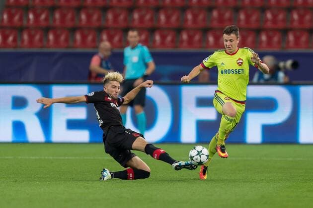 Leverkusen, Germany 14.09.2016, UEFA Champions League - 2016 17 Season, Group E - Matchday 1, Bayer 04 Leverkusen - ZSKA Moskau, Kevin Kampl (Leverkusen) gegen Aleksandr Golovin (ZSK) ( DeFodi001