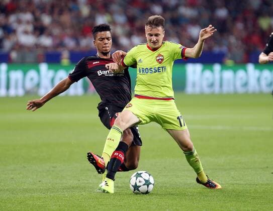 14.09.2016, xovx, Fussball UEFA Champions League, Bayer 04 Leverkusen - ZSKA Moskau, emspor , v.l. Benjamin Henrichs (Bayer 04 Leverkusen), Aleksandr Golovin (ZSKA Moskau), Aktion. Leverkusen