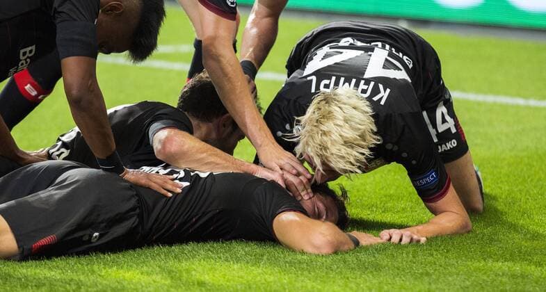 Hakan Calhanoglu (Bayer 04 Leverkusen) (M) celebrates scoring the 2:0 goal with Kevin Kampl (Bayer 04 Leverkusen) (R) during the championsleague match between Bayer 04 Leverkusen and ZSKA Moskau, Bayarena in Leverkusen on September 14., 2016. Bayer 04 Leverkusen vs. ZSKA Moskau in der Champions League der Saison 2016 2017 am 14. September 2016.