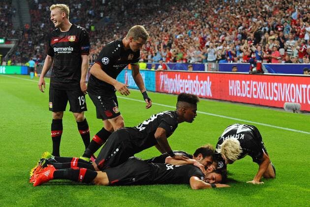 Bilder des Tages - SPORT GER, Bayer Leverkusen (GER) vs ZSKA Moskau (RUS) 14.09.2016, BayArena, Leverkusen, Gruppe E, GER, Bayer Leverkusen (GER) vs ZSKA Moskau (RUS), im Bild Torjubel zum 2:0 durch Hakan Calhanoglu ( Leverkusen 10 ), Boden Foto © nordphoto Treese nordphotoxTreese
