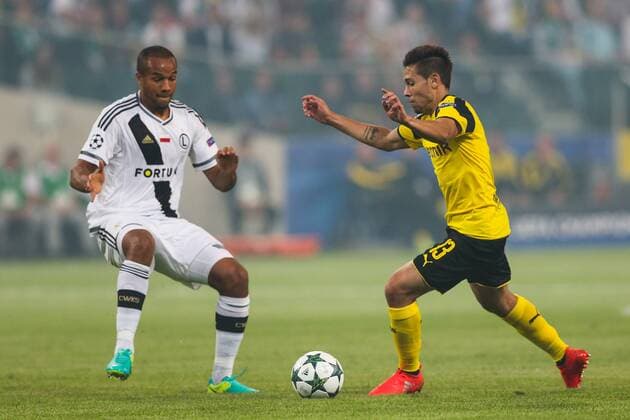 14.09.2016. Warsaw, Poland, UEFA Champions League football. Legia Warsaw versus Borrusia Dortmund. Raphael Guerreiro (Borussia) xTomaszxJastrzebowskix  ActionPlus11789447