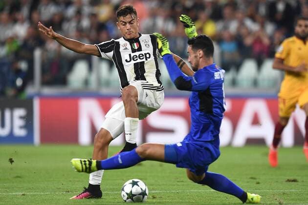 Juventus Turin - FC Sevilla 2016 2017 Champions League Fußball Paulo Dybala-Sergio Rico 