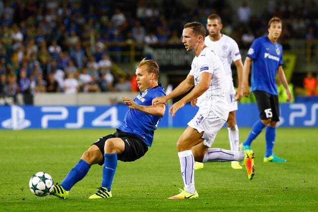 Club s Rudy Ruud Vormer and Leicester s Marc Albrighton fight for the ball during a game of the first day of the group stage of the UEFA Champions League competition between Belgian first division soccer team Club Brugge KV and English club Leicester City F.C. in the group G in Brugge, Wednesday 14 September 2016. KURTxDESPLENTER  x04931832x