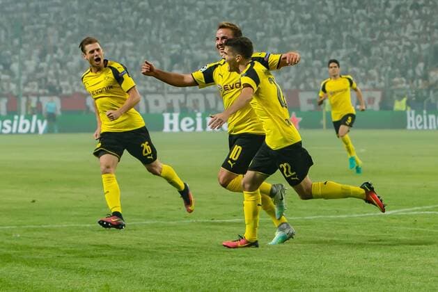 Warsaw, Poland 14.09.2016, UEFA Champions League - 2016 17 Season, Group F - Matchday 1, Legia Warschau - BV Borussia Dortmund, Jubel um den Torschuetzen zum 0:1 Mario Goetze (BVB) ( DeFodi048