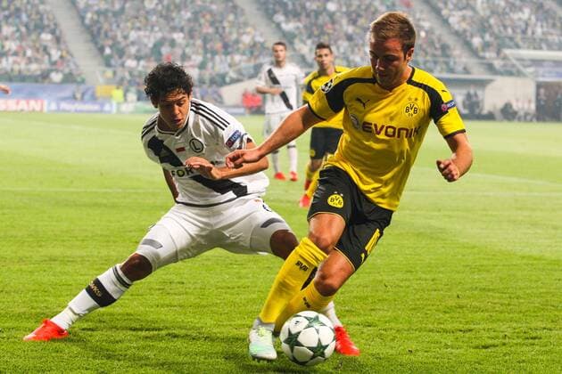 Fußball, CL, Legia Warschau - Borussia Dortmund FUSSBALL CHAMPIONS LEAGUE 2016 2017 LEGIA WARSCHAU - BVB BORUSSIA DORTMUND Guilherme (Legia), Mario Götze (Borussia)  20160914toja37