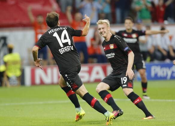 Leverkusen, Germany 14.09.2016, UEFA Champions League - 2016 17 Season, Group E - Matchday 1, Bayer 04 Leverkusen - ZSKA Moskau, Torjubel Admir Mehmedi (Leverkusen, L) mit Julian Brandt. ( DeFodi512