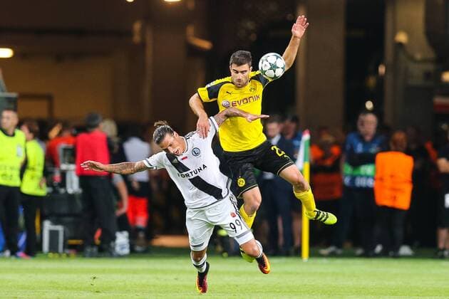Fußball, CL, Legia Warschau - Borussia Dortmund FUSSBALL CHAMPIONS LEAGUE 2016 2017 LEGIA WARSCHAU - BVB BORUSSIA DORTMUND Sokratis Papastathopoulus (Borussia), Aleksandar Prijovic (Legia)  20160914toja69