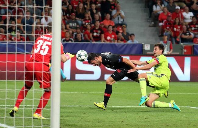 14.09.2016, xovx, Fussball UEFA Champions League, Bayer 04 Leverkusen - ZSKA Moskau, emspor , v.l. Igor Akinfeev (ZSKA Moskau), Kevin Volland (Bayer 04 Leverkusen), Georgiy Schennikov (ZSKA Moskau), Aktion. Leverkusen