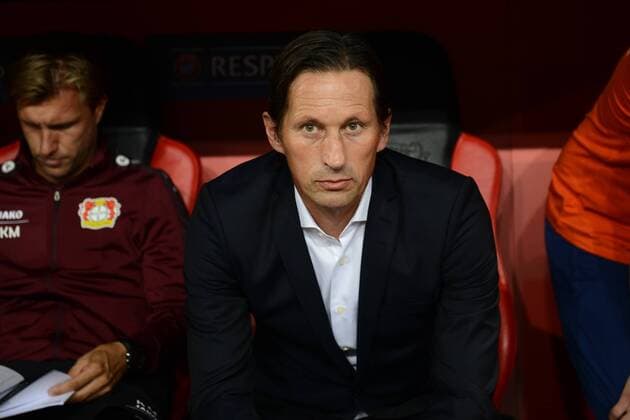 Bilder des Tages - SPORT Roger Schmidt (Trainer Bayer Leverkusen) auf der Trainerbank, Porträt, Blick in Kamera Leverkusen, Deutschland, 14.09.2016 - Fussball, Championsleague, Bayer Leverkusen - ZSKA Moskau, Fussball, Championsleague, Bayer Leverkusen - ZSKA Moskau, xklx