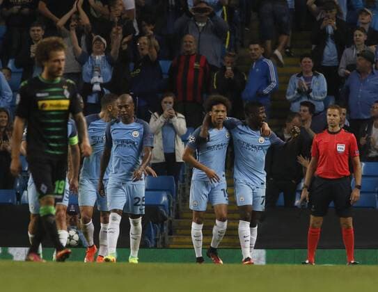 FuÃŸball, CL, Manchester City - Borussia MÃ¶nchengladbach 14.09.2016. The Etihad, Manchester, England. UEFA Champions League Football. Manchester City versus Borussia Monchengladbach. Manchester City striker Kelechi Iheanacho celebrates his goal with City debutante, Manchester City midfielder Leroy Sane. xAlanxMartinx  ActionPlus11789559