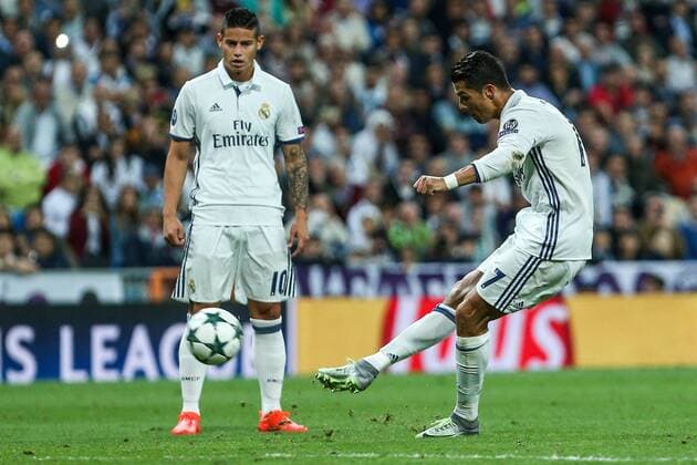 Fußball, CL, Real Madrid - Sporting Lissabon Real Madrid s Cristiano Ronaldo during the match of Champions League group 6 round 1, between Real Madrid an Sporting Clube de Portugal at Santiago Bernabeu Stadium in Madrid September 14, 2016.  (20160914085)