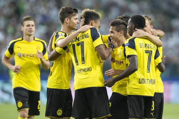 Fußball, CL, Legia Warschau - Borussia Dortmund CL 2016 17 Legia vs Borussia Champions League group stage - Legia Warszawa vs. Borussia Dortmund on September 14, 2016 in Warsaw, Poland. In the picture: gol 0:4 Pierre-Emerick Aubameyang, Raphael Guerreiro  EN_01224542_0046