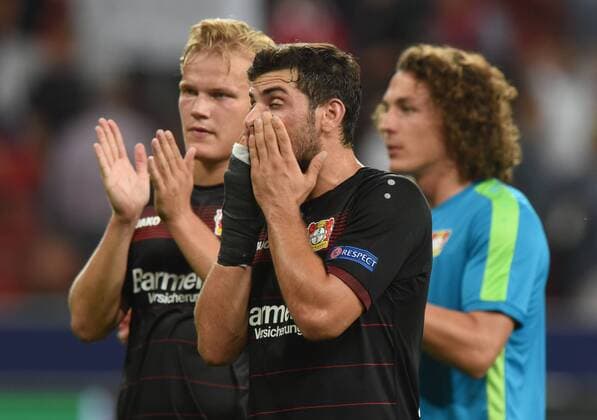 Championsleague 2016 2017: Bayer 04 Leverkusen - ZSKA Moskau 14.09.2016. Kevin Volland (vorne) und Joel Pohjanpalo (beide LEV) enttäuscht nach dem Schlußpfiff vor der Fankurve. HM