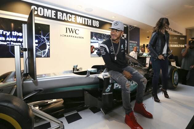 Hamilton. Atmosphere before Singapore F1 GP at Marina Bay. In the picture, Hamilton. xRUBIOx  RV RACING PRESS