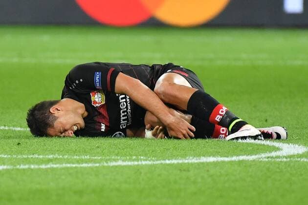 GER, Bayer Leverkusen (GER) vs. ZSKA Moskau (RUS) 14.09.2016, BAYARENA, Leverkusen, Gruppe E, GER, Bayer Leverkusen (GER) vs. ZSKA Moskau (RUS) im Bild: Javier Hernandez (Leverkusen 7), verletzt am Boden Schmerzen, Gestik, Mimik, Foto © nordphoto Meuter nordphotox xMeuter