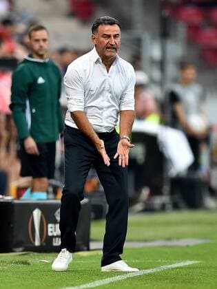 15.09.2016, xfux, Fussball Europa League, FSV Mainz 05 - AS St.Etienne, emspor, v.l. Trainer Christophe Galtier (AS Saint-Etienne) gibt Anweisungen, gestikuliert, mit den Armen gestikulieren gives instructions, gesticulate, gesticolando. Mainz