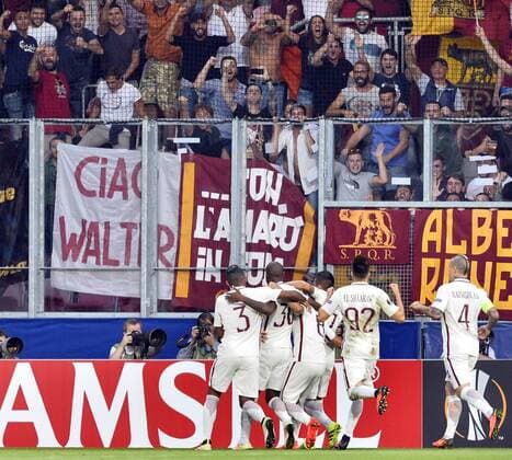 Roma players celebrate the goal during the UEFA Europe League, group E, 1st round match FC Viktoria Pilsen vs AS Roma, in Pilsen, Czech Republic, on Thursday, September 15, 2016. (CTKxPhoto MiroslavxChaloupka) CTKPhotoP201609150893401  CHA 3