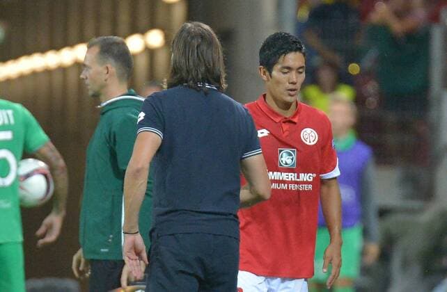 15.09.2016, xtkx, Fussball UEFA Europa League, FSV Mainz 05 - AS St.Etienne, emspor , v.l. Trainer Martin Schmidt (Mainz 05) , Yoshinori Muto (Mainz 05) , Mainz