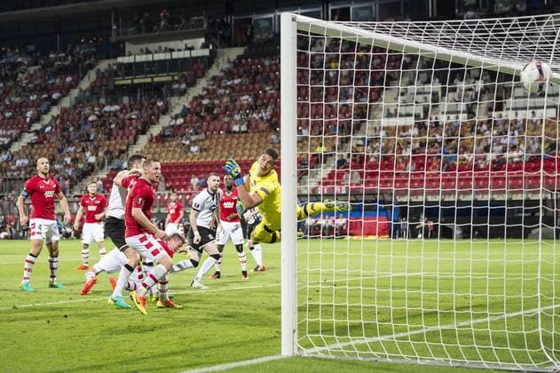 Ciaran Kilduff of Dundalk FC scoresduring the UEFA Europa League group D match between AZ Alkmaar and Dundalk FC on September 15, 2016 at the AFAS stadium in Alkmaar, The Netherlands. AZ Alkmaar v Dundalk UEFA Europa League 2016 2017 xVIxGerritxvanxKeulenxIVx 6222927