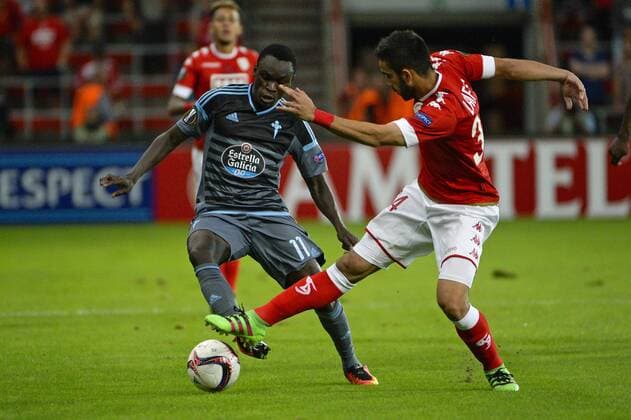 Celta s Pione Sisto and Standard s Konstantinos Laifis pictured in action during a soccer game between Belgian team Standard de Liege and Spanish club Real Club Celta de Vigo in Liege, Thursday 15 September 2016, the first game of the group stage of the Europa League competition in group G. NICOLASxLAMBERT  x04932791x