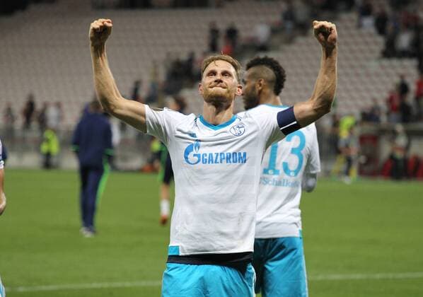Bilder des Tages - SPORT Fußball, EL, OGC Nizza - Schalke 04 15.09.2016, Fussball UEFA Europa League, 2016 17, Gruppenphase 1. Spieltag, OGC Nizza - FC Schalke 04, Jubel Benedikt Hoewedes, Benedikt Höwedes (Schalke 04)
