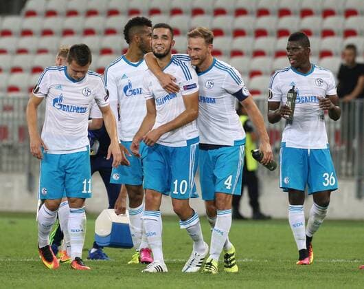 Fußball, EL, OGC Nizza - Schalke 04 15.09.2016, Fussball UEFA Europa League, 2016 17, Gruppenphase 1. Spieltag, OGC Nizza - FC Schalke 04, Jubel Benedikt Hoewedes, Benedikt Höwedes (Schalke 04), re., und Nabil Bentaleb (Schalke 04)