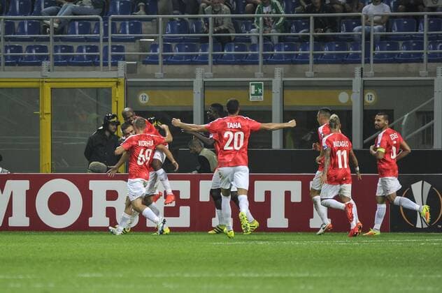 FuÃŸball, EL, Inter Mailand - Hapoel Be er Scheva 15.09.2016. San Siro Stadium, Milan, Italy. UEFA Europa League Football. Player of HBS celebrate the first goal in the 54th minute from Leonardo V& xed;tor during Inter versus Hapoel Beer Sheva. xGaetanoxPiazzollax  ActionPlus11790136