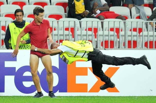 Bilder des Tages Flitzer, Fussball, Europa League, OGC Nice vs. FC Schalke 04 - 15 09 2016 FEP Panoramic 