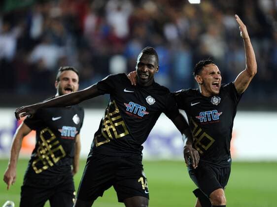 Bilder des Tages - SPORT Osmanlispor s (TUR) players celebrate Cheick Diabate s (C)goal against Steau Bucharest (ROM) during tthe UEFA Europe League at Osmanli Stadium, Ankara, September 15th, 2016. (Hikmet Saatci - Depo Photos)  15501431