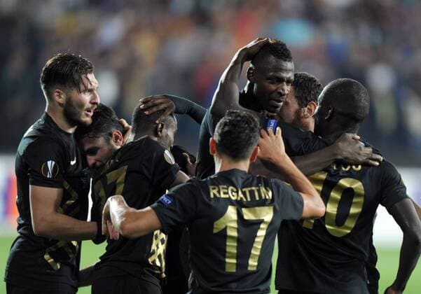 Osmanlispor s (TUR) players celebrate Cheick Diabate s goal against Steau Bucharest (ROM) during tthe UEFA Europe League at Osmanli Stadium, Ankara, September 15th, 2016. (Hikmet Saatci - Depo Photos)  15501436