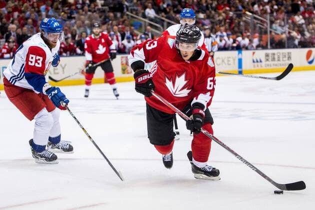 Kanadas Brad Marchand och Tjeckiens Jakub Voracek under ishockeymatchen mellan Tjeckien och Kanada under dag 1 av World Cup of Hockey den 18 september 2016 i Toronto.  Copyright: LUDVIGxTHUNMAN BB160918LT025