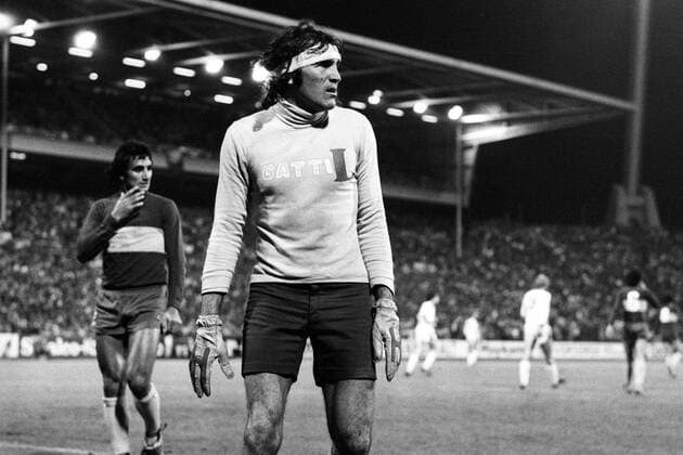 Weltpokal Finale 1978 in Karlsruhe zwischen Borussia Mönchengladbach und Boca Juniors Buenos Aires, Torwart Hugo Orlando Gatti