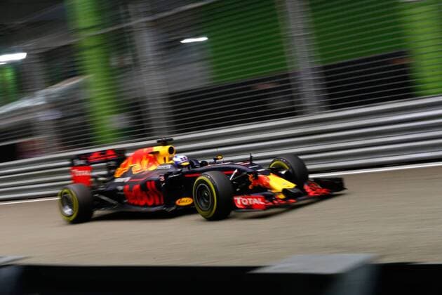 Motorsports: FIA Formula One World Championship WM Weltmeisterschaft 2016, Grand Prix of Singapore, 3 Daniel Ricciardo (AUS, Red Bull Racing), xHOCHxZWEIx