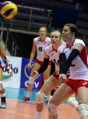 Volleyball, Damen EM Quali, Schweiz - Montenegro 18.09.2016 Sofia(Bulgaria) Switzerland-Montenegro European qualifiers women s volleyball Lara Kuenzler(c) and Linda Kronenberg(r) Switzerland :Str 