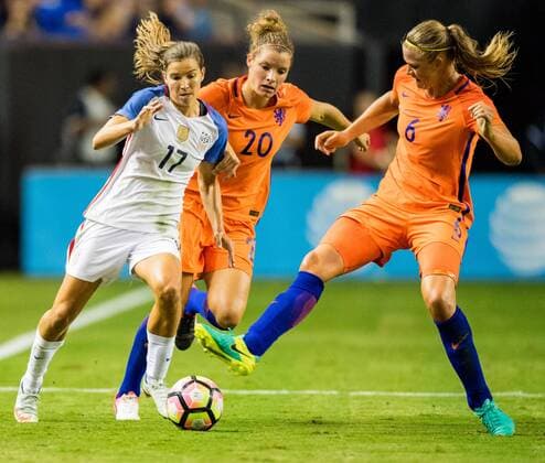 USWNT M Tobin Heath (17) during the Women s International Soccer match between the Netherlands and the United States at the Georgia Dome on September 18, 2016 in Atlanta, GA. CSM Soccer 2016: Netherlands vs United States SEP 18 - ZUMAc04_