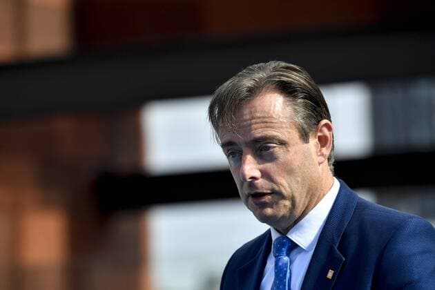 Antwerp Mayor Bart De Wever pictured during a press moment with Antwerp s mayor getting a tennis les from the best Belgian tennis player, ahead of the European Open tennis tournament in Antwerp from 17 to 23 October, Monday 19 September 2016. DIRKxWAEM  x04935809x