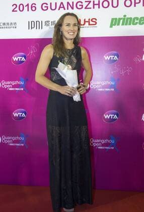 Martina Hingis of Switzerland arrives at the red carpet for the welcome party of the 2016 WTA Tennis Damen Guangzhou Open tennis tournament in Guangzhou city, south China s Guangdong province, 19 September 2016. Tennis stars glam up welcome party for 2016 Guangzhou Open tennis tournament  pbu506491_12