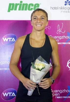 Sara Errani of Italy arrives at the red carpet for the welcome party of the 2016 WTA Tennis Damen Guangzhou Open tennis tournament in Guangzhou city, south China s Guangdong province, 19 September 2016. Tennis stars glam up welcome party for 2016 Guangzhou Open tennis tournament  pbu506491_14