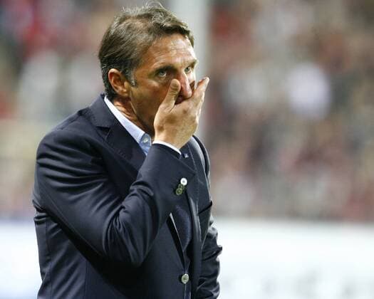 SC Freiburg - Hamburger SV Bruno LABBADIA, Trainer HSV, Halbkörper, Coachingzone, Mimik, Gestik, Einzelbild, quer, Fußball, 1.BL Saison 2016 2017