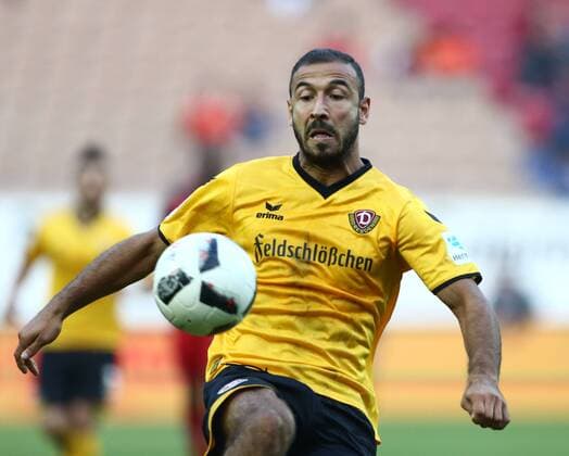 Akaki Gogia (SG Dynamo Dresden) mit Ball, 1.FC Kaiserslautern vs SG Dynamo Dresden, Fussball, 2. Bundesliga, 21.09.2016, Foto Neis Eibner Kaiserslautern Copyright: xNeisx Eibner-Pressefotox EP_ans
