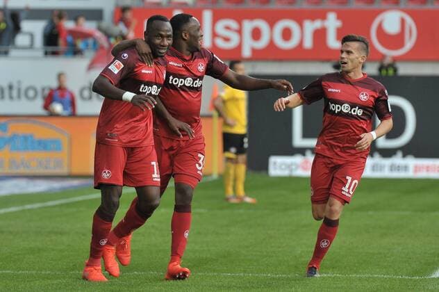 21.09.2016, xtkx, Fussball 2.Bundesliga, 1. FC Kaiserslautern - Dynamo Dresden, emspor, v.l. Zoua Daogari (Kaiserslautern), Osayamen Osawe (Kaiserslutern) , Zoltan Stieber (Kaiserslautern) Kaiserslautern