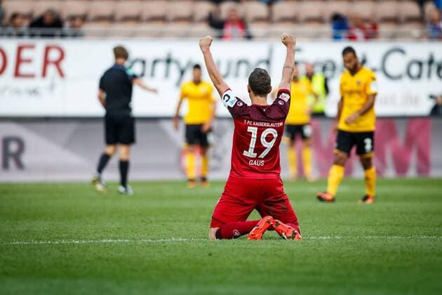 Marcel Gaus (1.FC Kaiserslautern) bejubelt den Sieg, 1.FC Kaiserslautern vs SG Dynamo Dresden, Fussball, 2. Bundesliga, 21.09.2016, Foto Neis Eibner Copyright: xNeisx Eibner-Pressefotox EP_ans